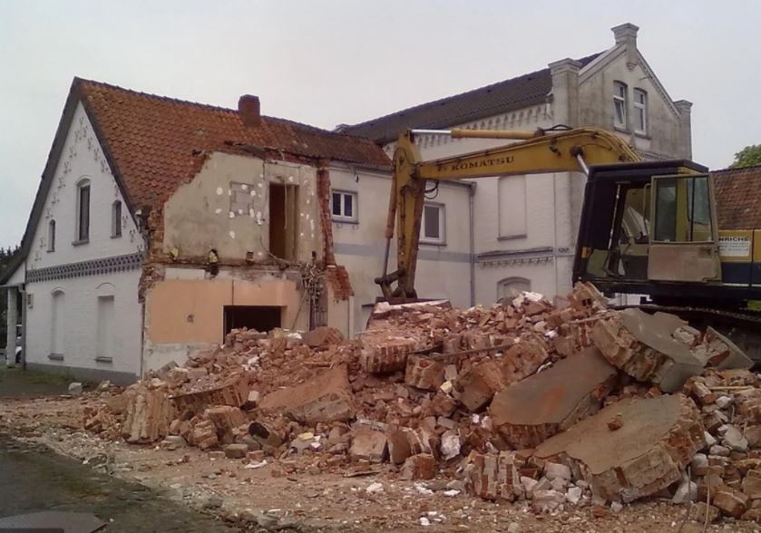 ما تفسير من راى فى المنام ان بيته يقع لابن سيرين؟