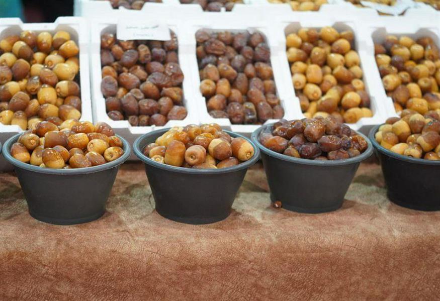 ما تفسير اكل التمر الرطب في المنام لابن سيرين؟