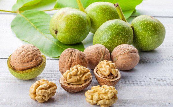 ما تفسير اعطاء الجوز في المنام للمتزوجة لابن سيرين؟