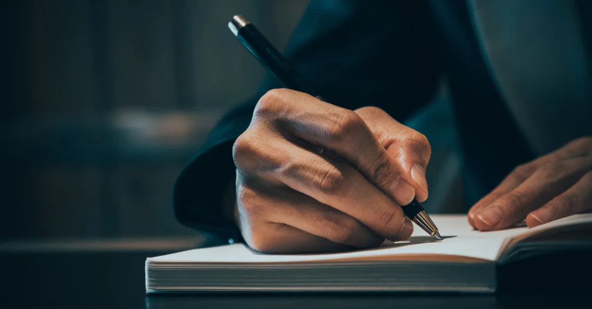 ما تأويلات رؤية الكتابة في الحلم لابن سيرين؟
