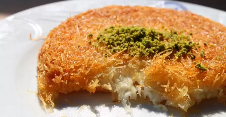 تعرف على تفسير رؤية اكل الكنافة في المنام للعزباء لابن سيرين