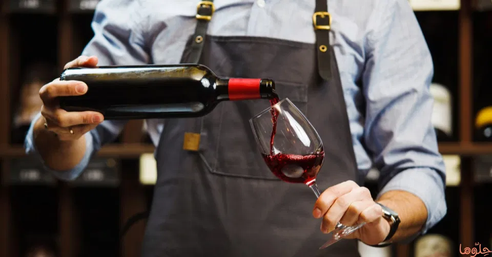 تعرف على تفسير رؤية شرب الخمر في المنام لابن سيرين