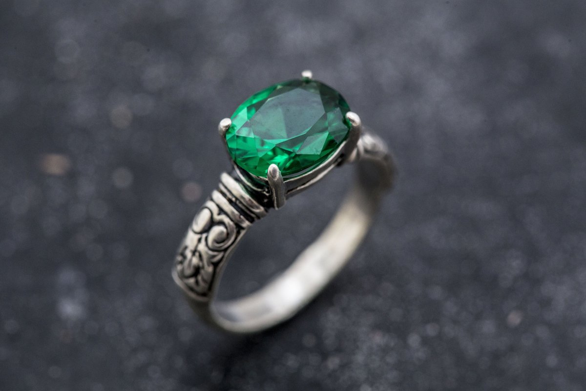 أهم تفسيرات رؤية الخاتم الاخضر في المنام لابن سيرين