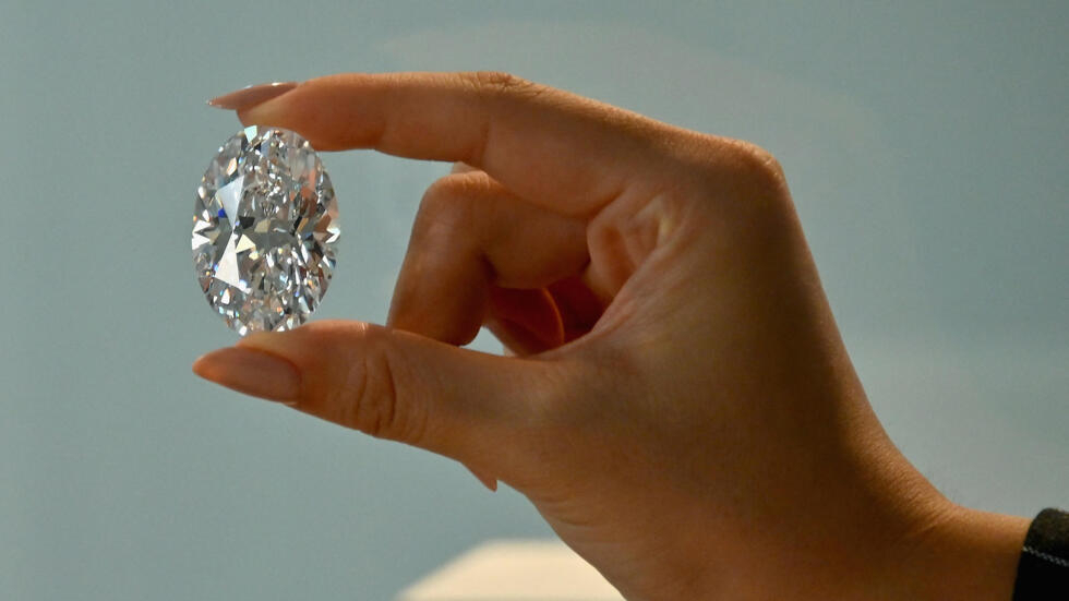 تعرف على تفسير رؤية العثور على الألماس في المنام لابن سيرين