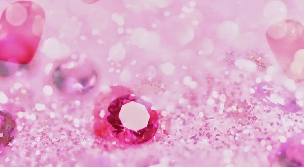 تأويلات ابن  سيرين لتفسير رؤية اللون الوردي في المنام بشارة خير للعزباء